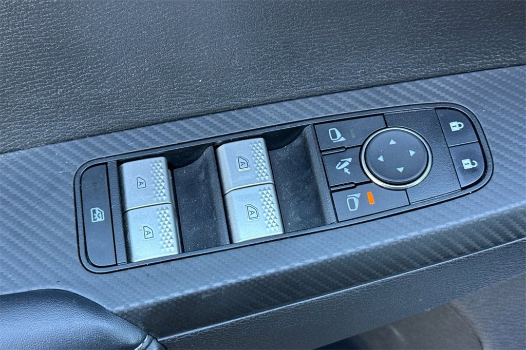 Used 2024 Mitsubishi Outlander FWD image 16