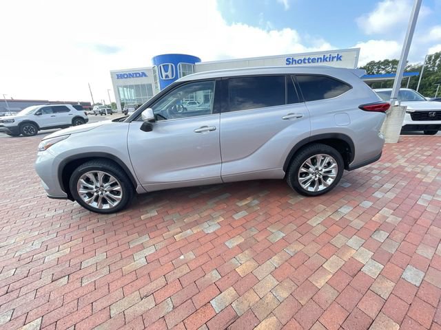 Used 2021 Toyota Highlander Limited FWD image 29