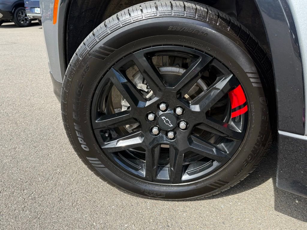 Used 2023 Chevrolet Traverse Premier w/ Redline Edition image 33