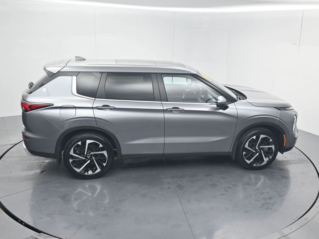 Used 2024 Mitsubishi Outlander SE image 53