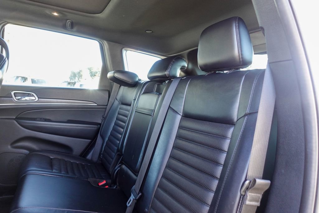 Used 2018 Jeep Grand Cherokee Limited image 26