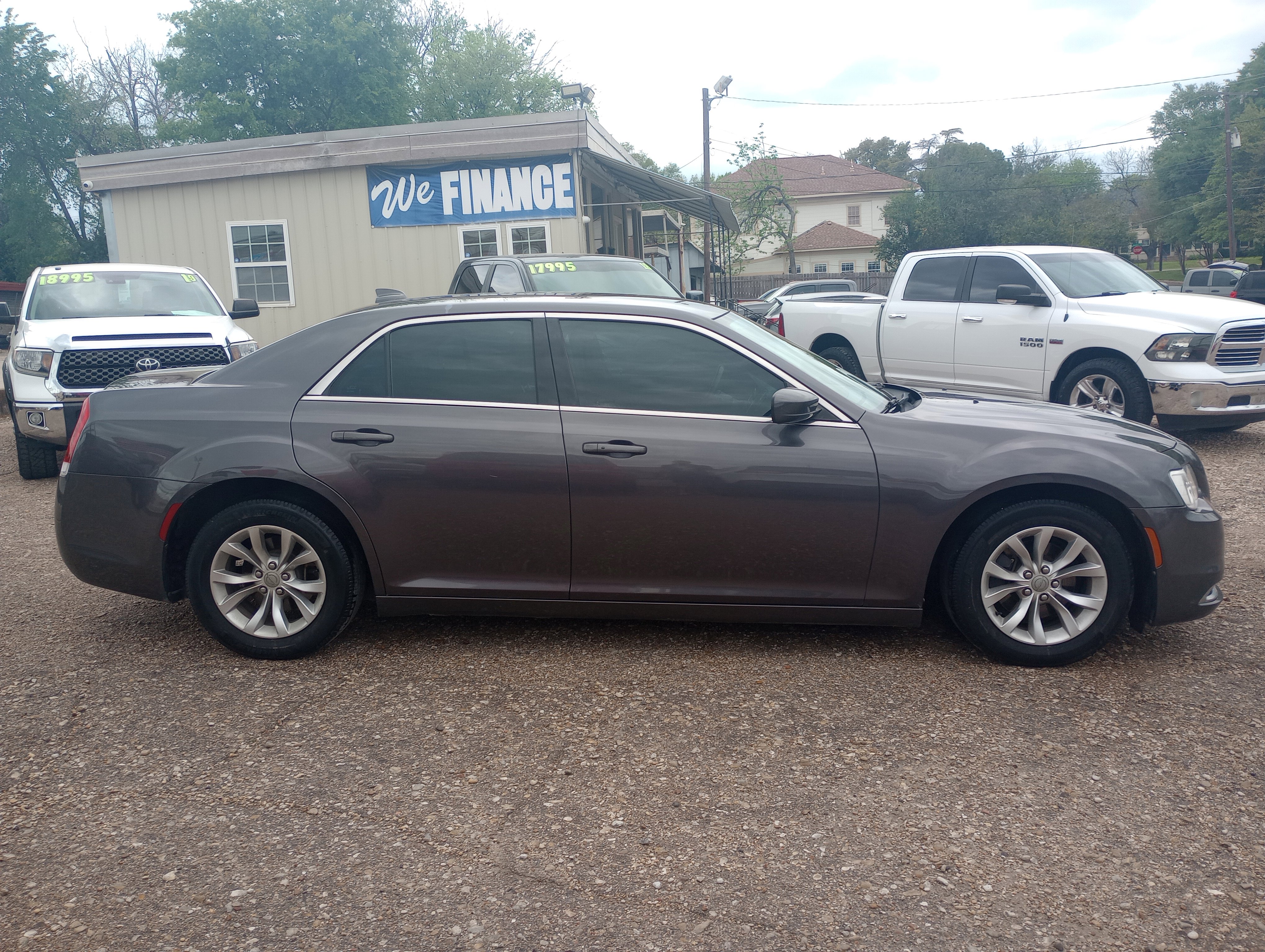 Used 2015 Chrysler 300 Limited image 8
