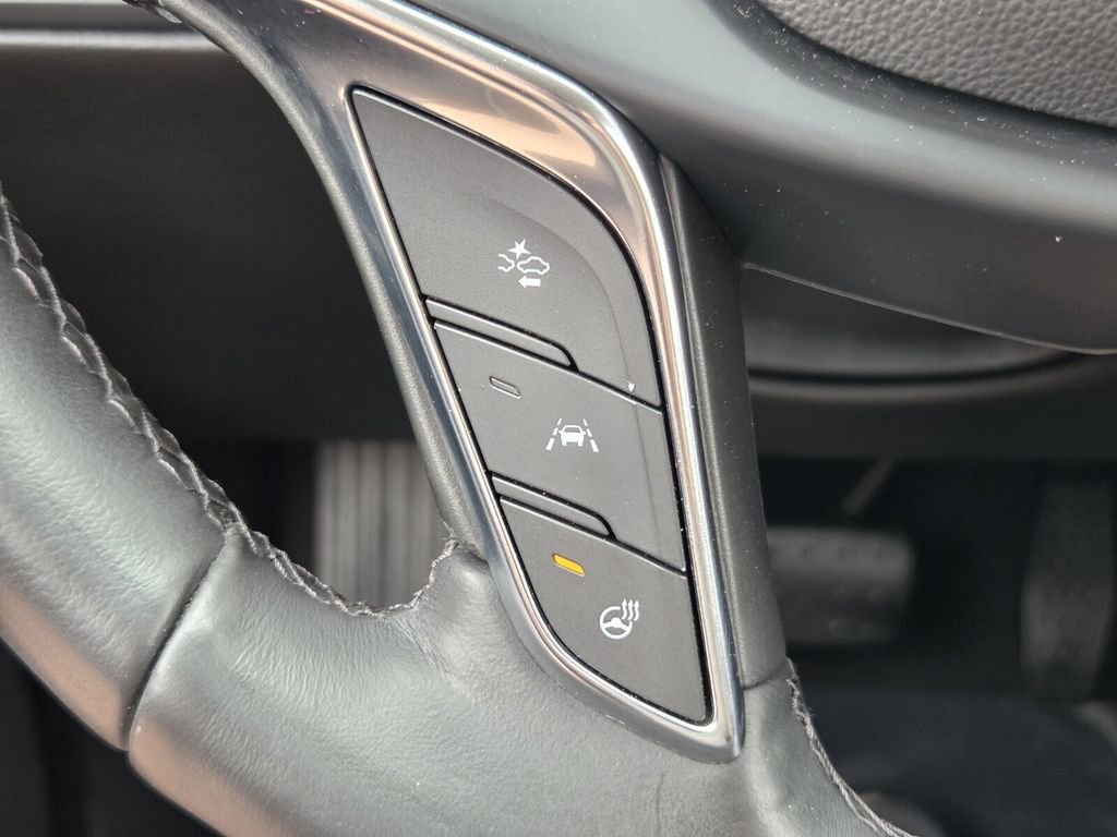 Used 2019 Cadillac XT5 Luxury image 25