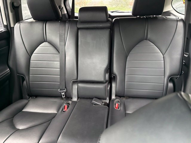 Used 2021 Toyota Highlander XLE AWD/4WD image 23