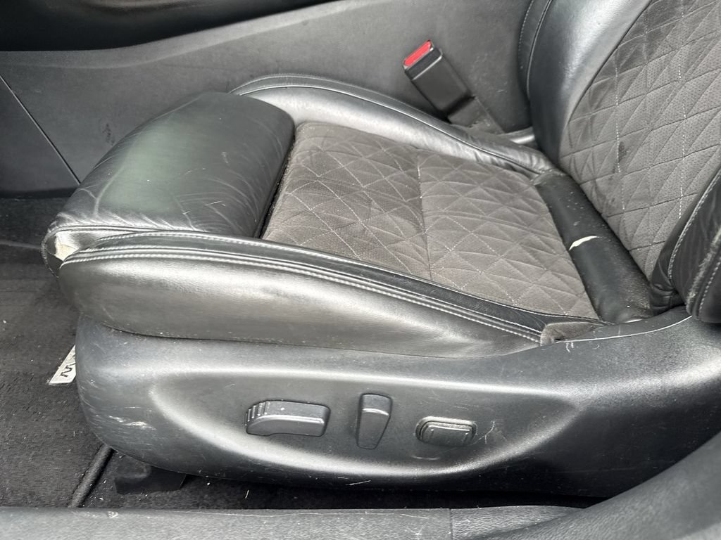 Used 2017 Nissan Maxima SR FWD image 14