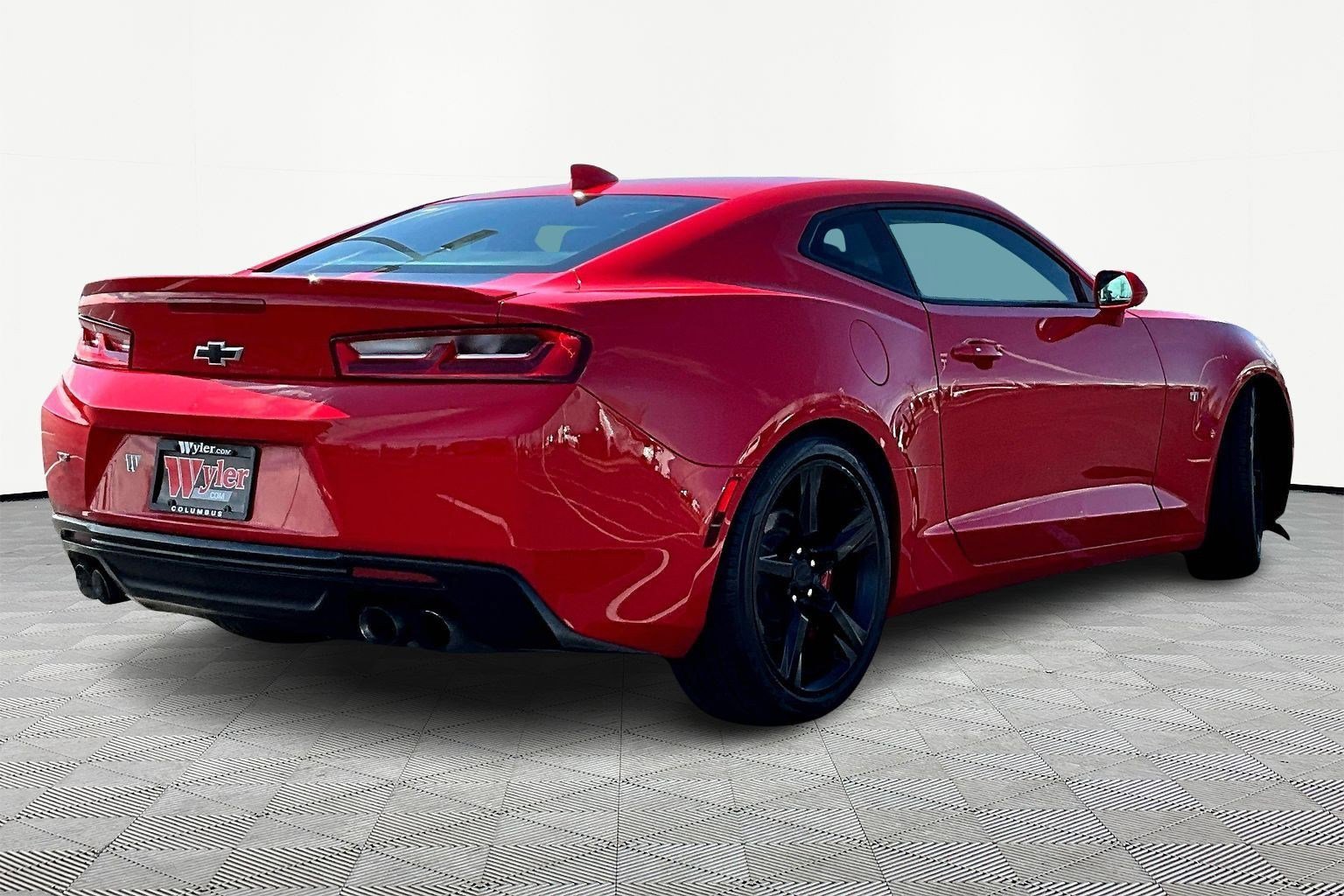 Used 2017 Chevrolet Camaro LT w/ RS Package image 7