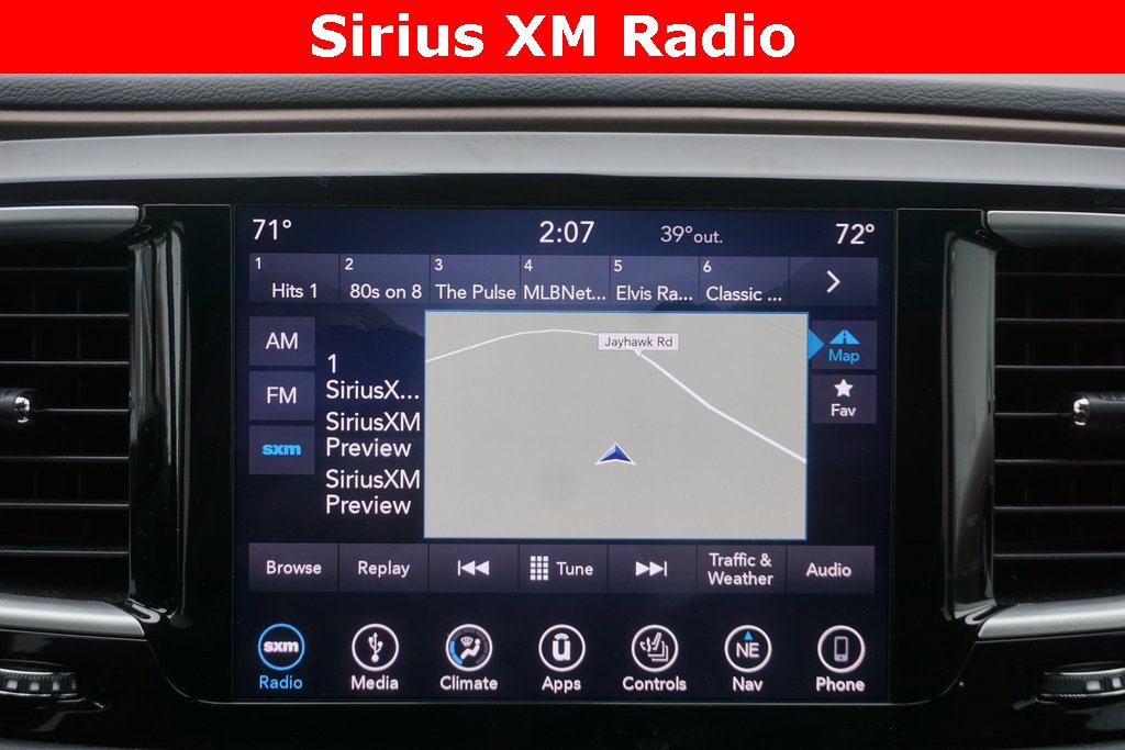 Used 2018 Chrysler Pacifica Touring-L w/ Tire & Wheel Group image 10