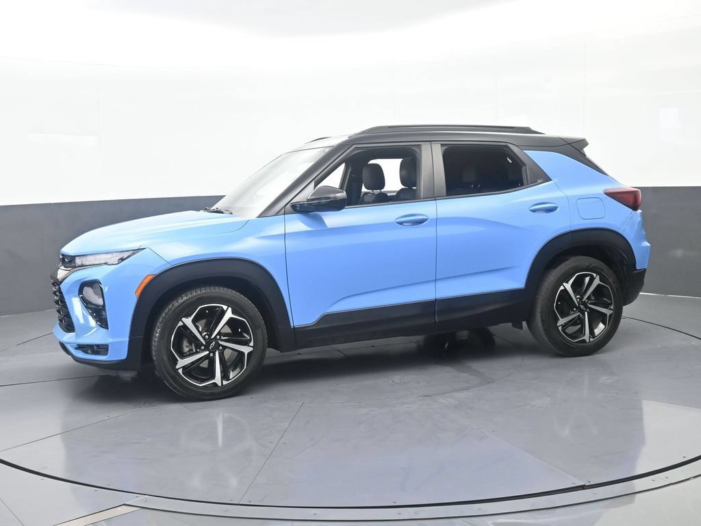 Used 2023 Chevrolet TrailBlazer RS w/ Sun and Liftgate Package FWD image 2