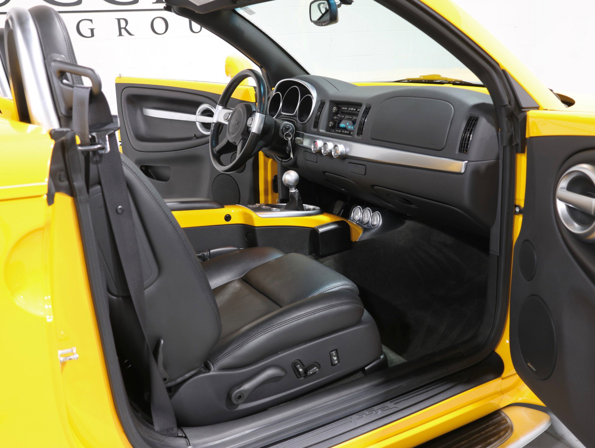 Used 2005 Chevrolet SSR 6 Speed Manual - Only 12K Mile w/ Preferred Equipment Group image 52