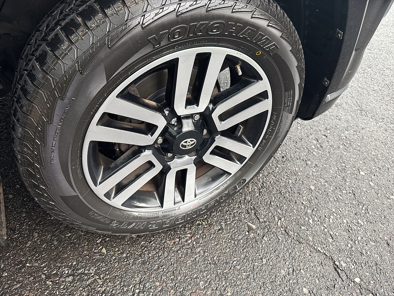 Used 2018 Toyota 4Runner Limited AWD/4WD image 25