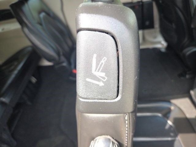 Used 2023 Chrysler Pacifica Touring-L FWD image 47