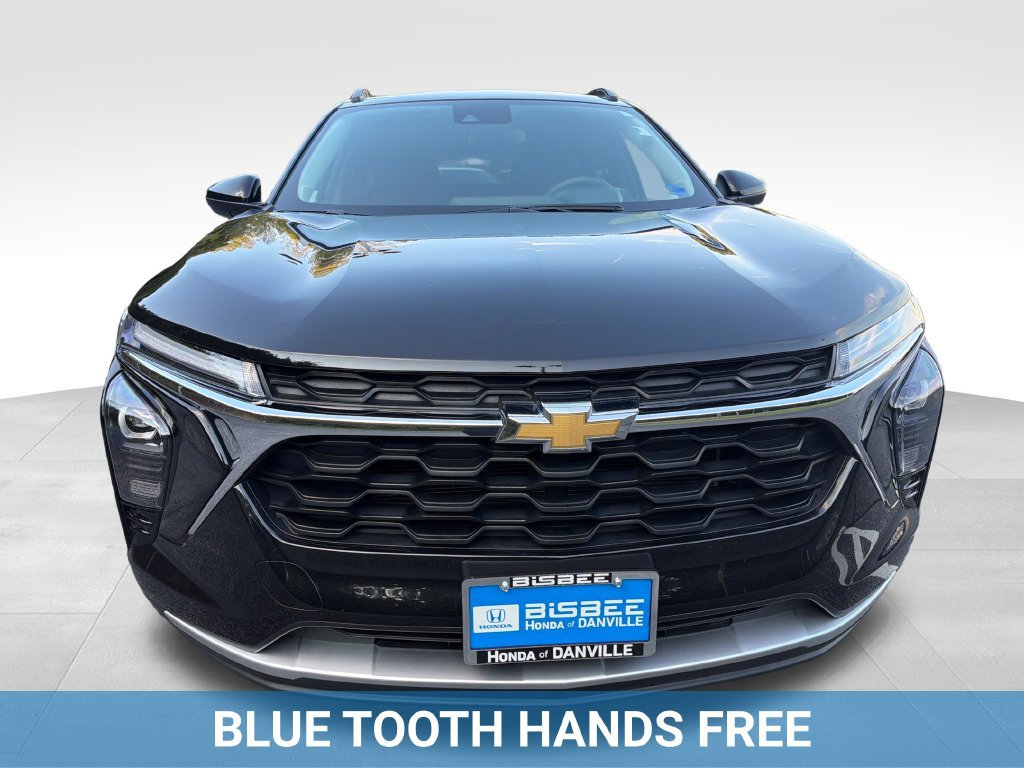 Used 2025 Chevrolet Trax LT FWD image 11