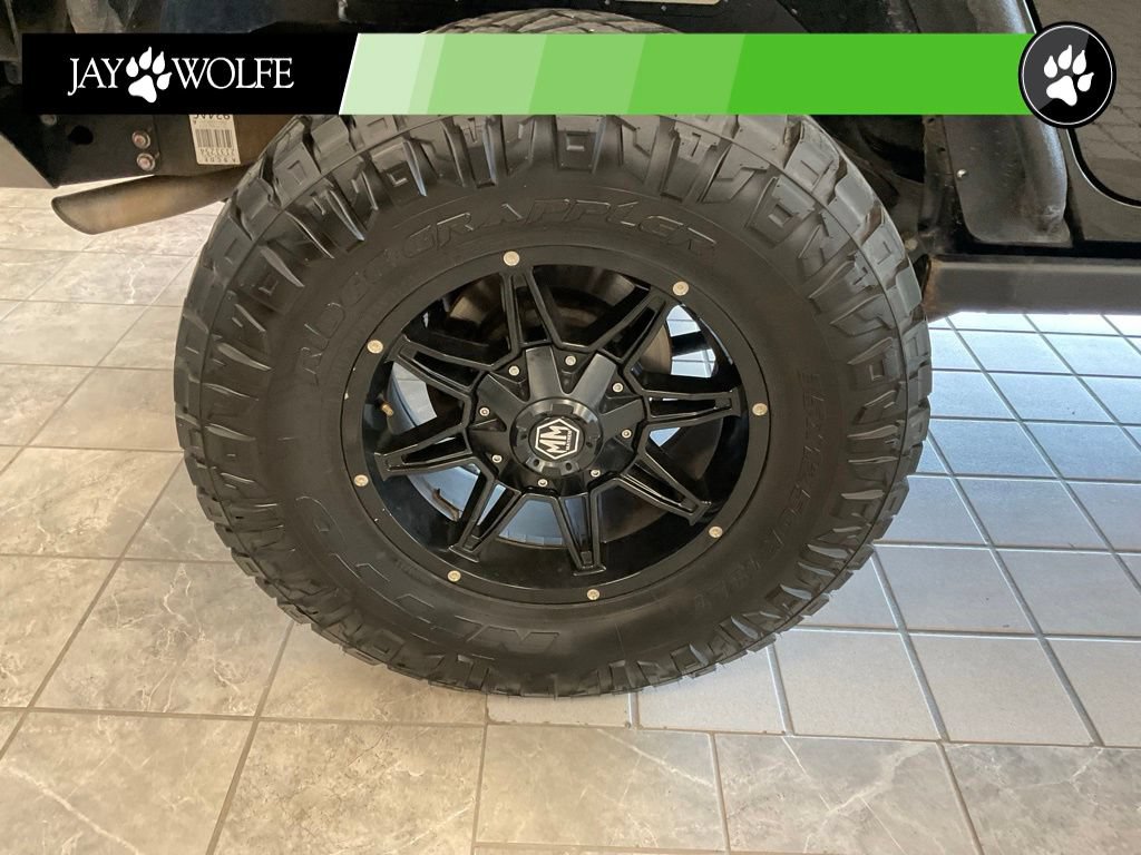 Used 2014 Jeep Wrangler Unlimited Rubicon w/ Connectivity Group AWD/4WD image 8