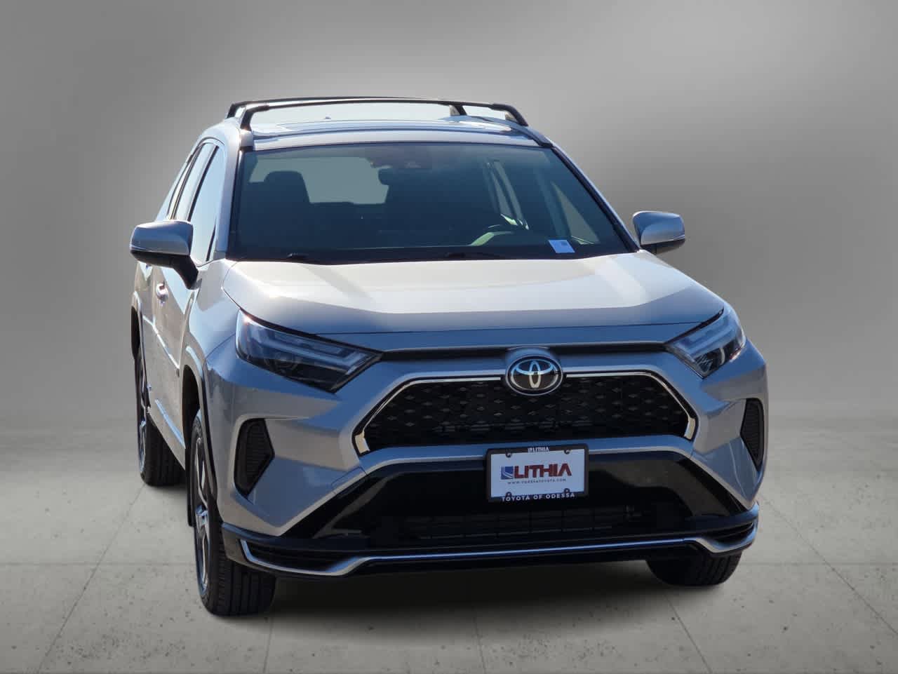 Used 2025 Toyota RAV4 SE w/ Weather & Moonroof Package AWD/4WD video 3