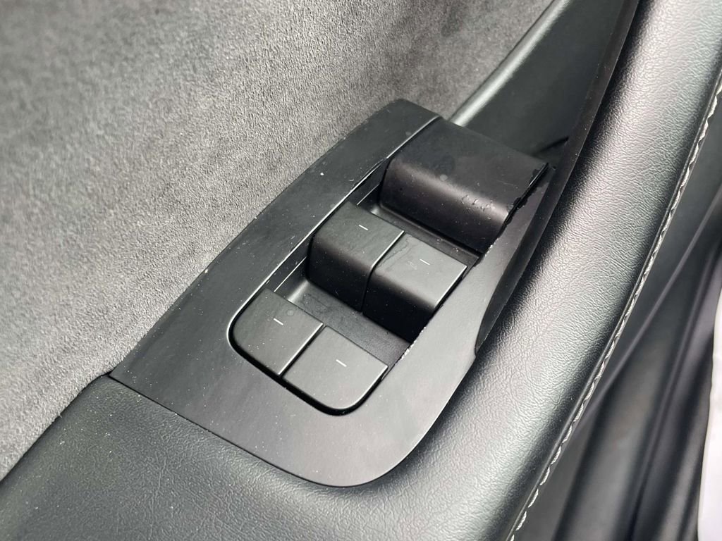 Used 2023 Tesla Model Y Long Range image 17