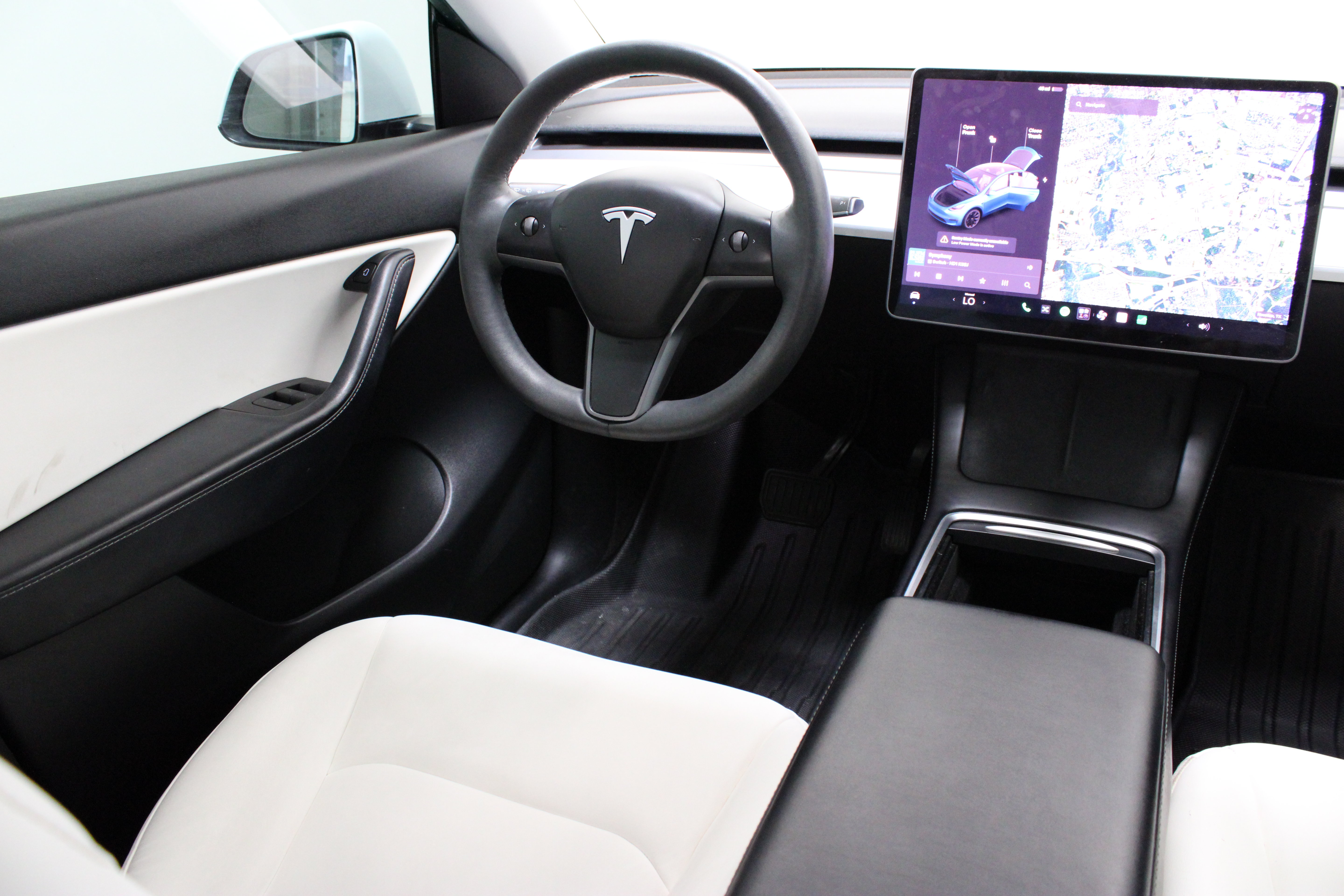Used 2021 Tesla Model Y Long Range AWD/4WD image 28