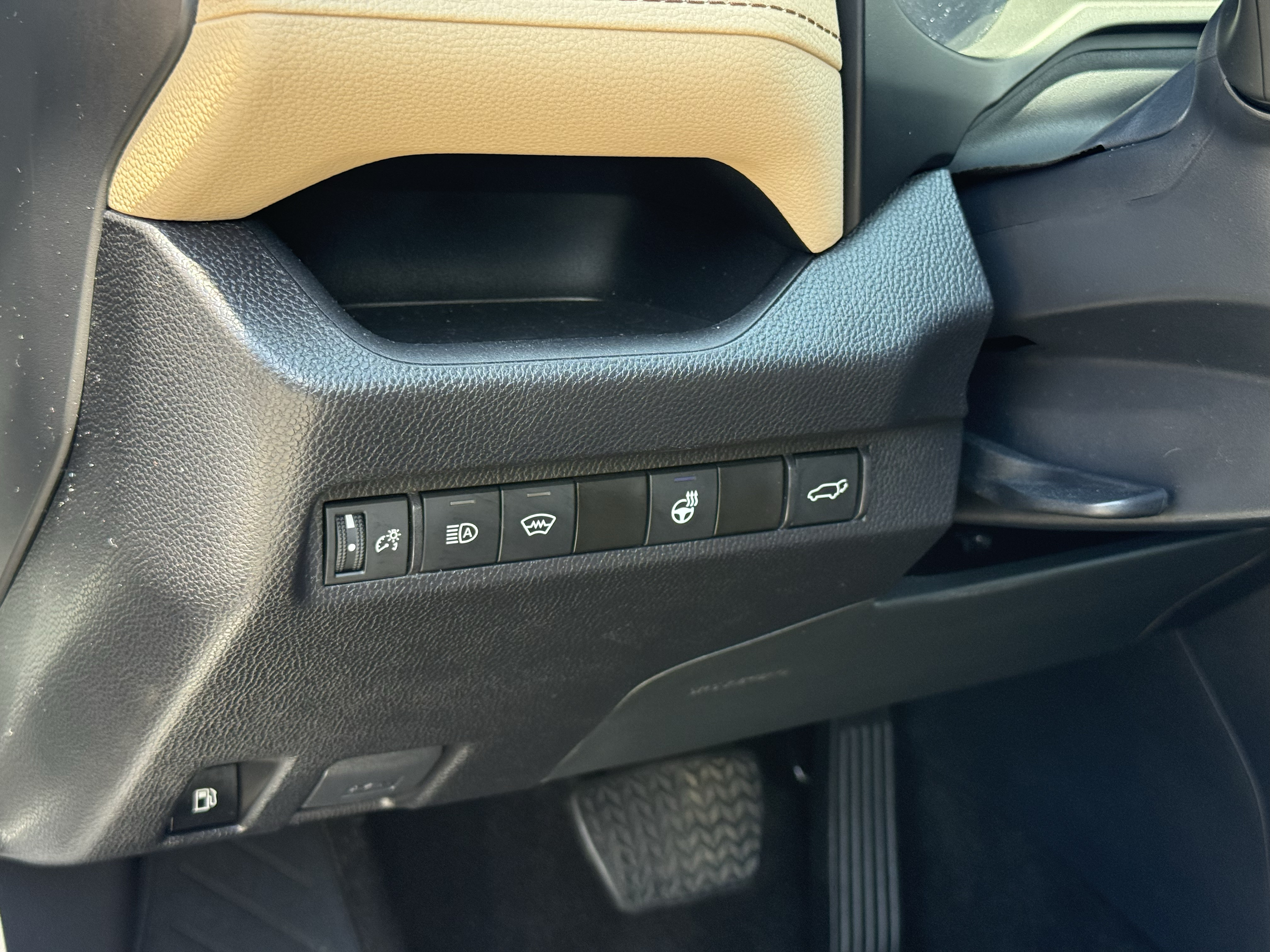Certified 2025 Toyota RAV4 XLE Premium AWD/4WD image 11