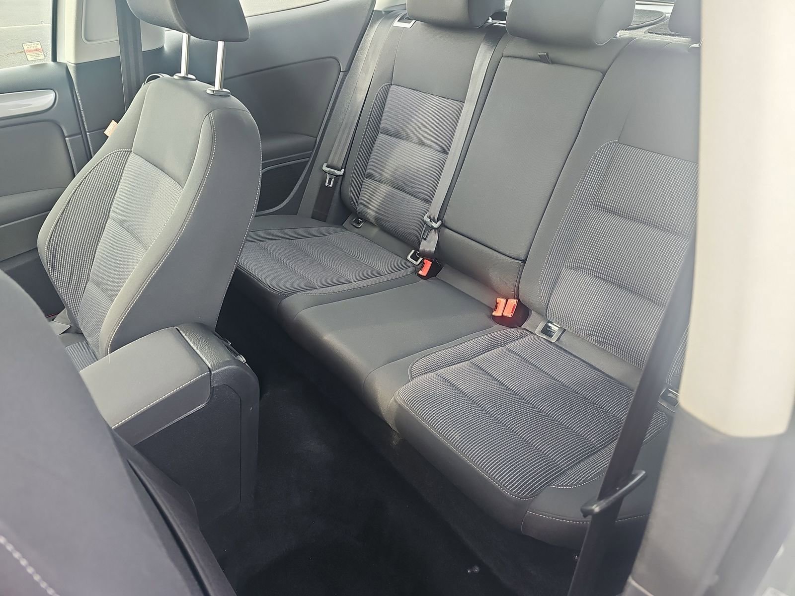 Used 2012 Volkswagen Golf 2-Door image 17