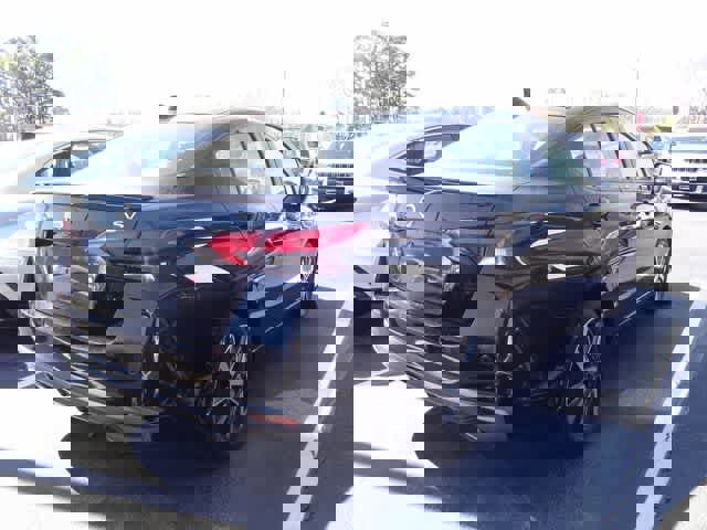 Used 2021 Nissan Versa SV image 4