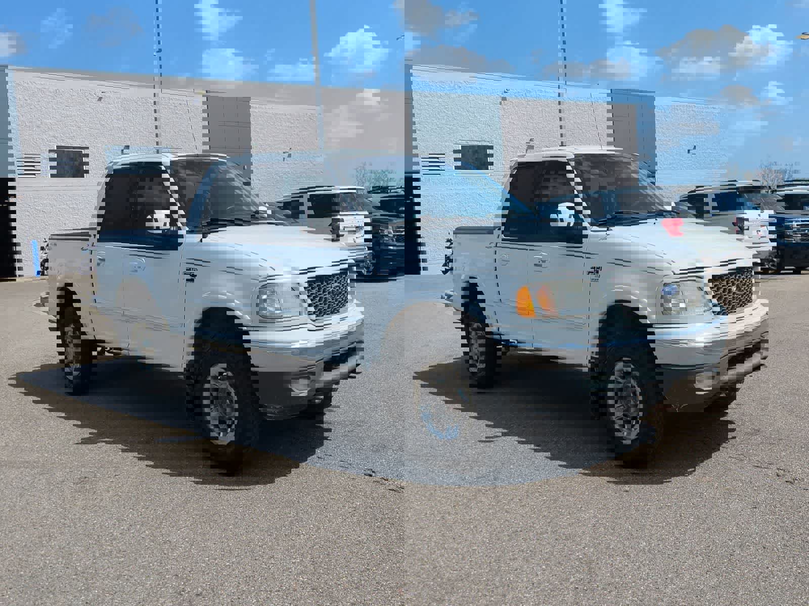 Used 2001 Ford F150 Lariat AWD/4WD image 2