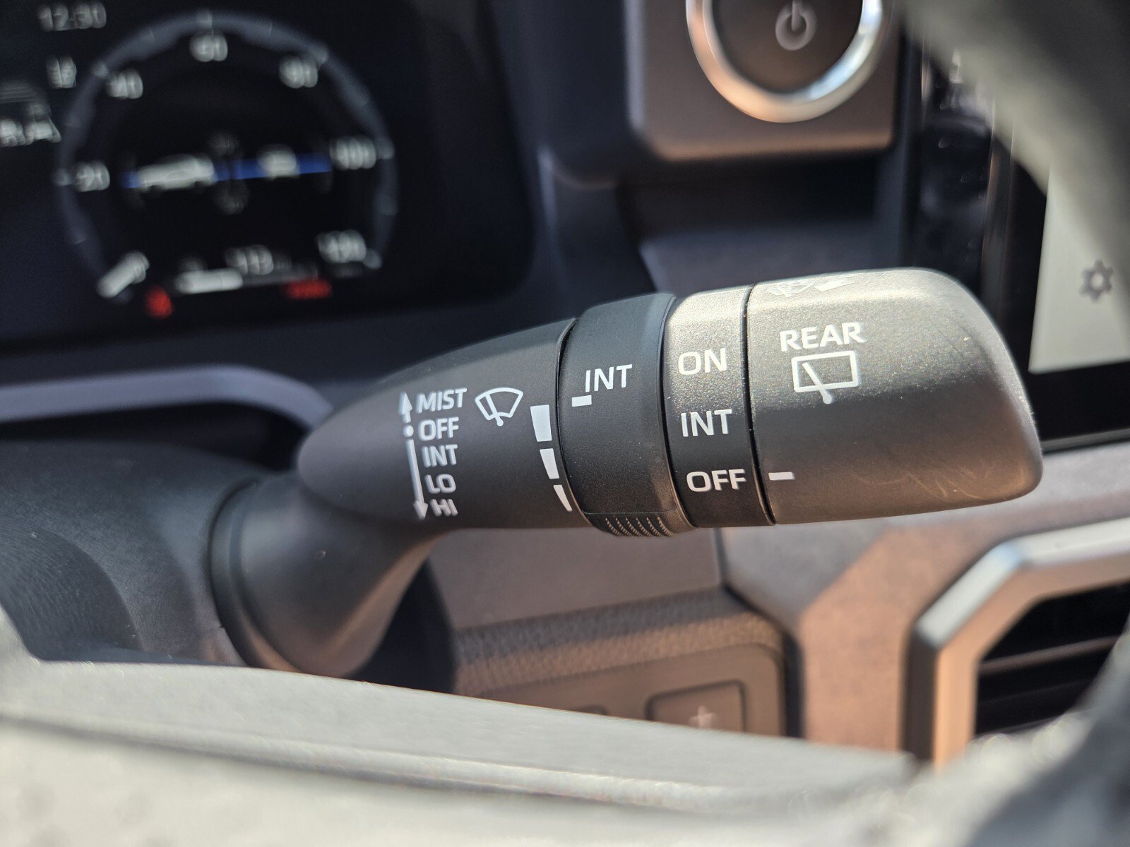 Used 2025 Toyota 4Runner Trailhunter AWD/4WD image 26