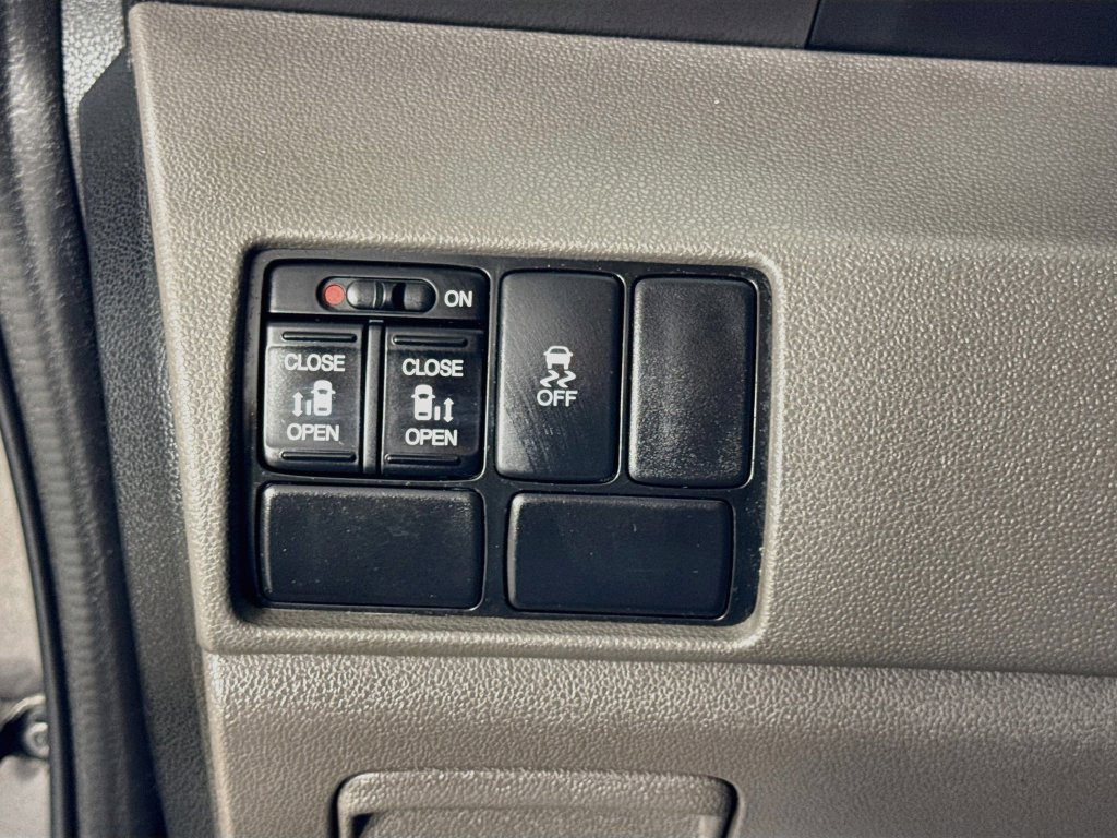 Used 2016 Honda Odyssey SE image 11