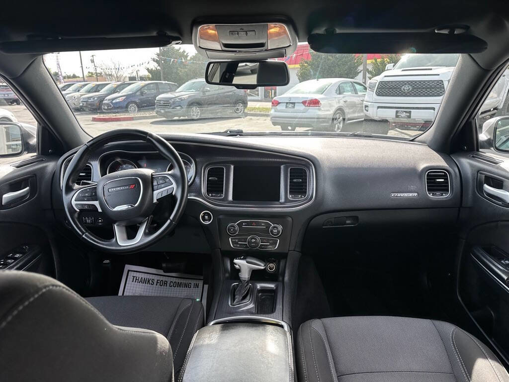 Used 2016 Dodge Charger SXT image 9