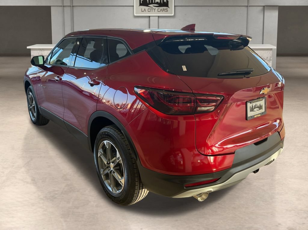 Used 2025 Chevrolet Blazer LT AWD/4WD image 3
