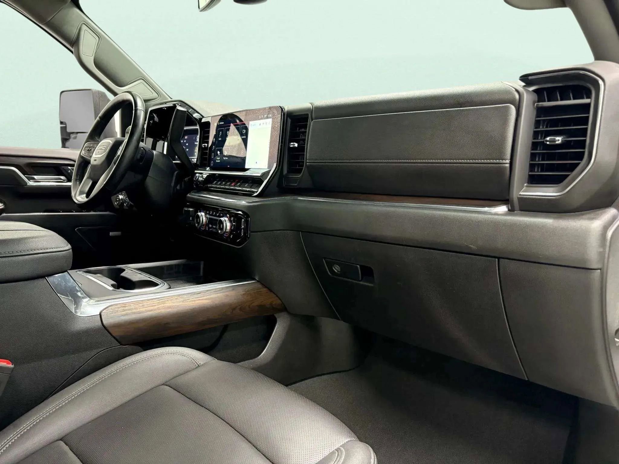 Used 2024 GMC Sierra 2500 SLT w/ SLT Convenience Package image 14