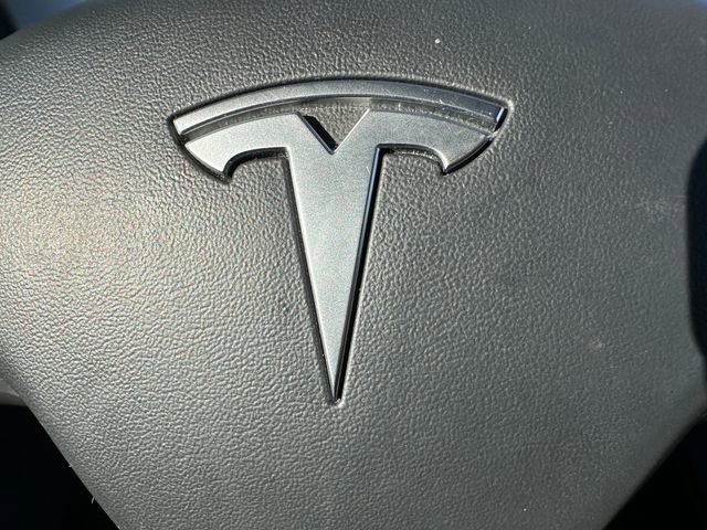 Used 2022 Tesla Model Y Performance image 30