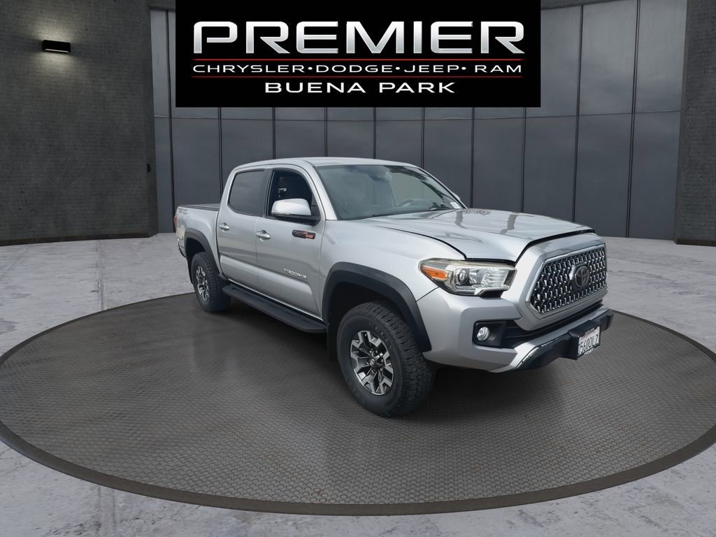 Used 2018 Toyota Tacoma TRD Off-Road RWD image 2