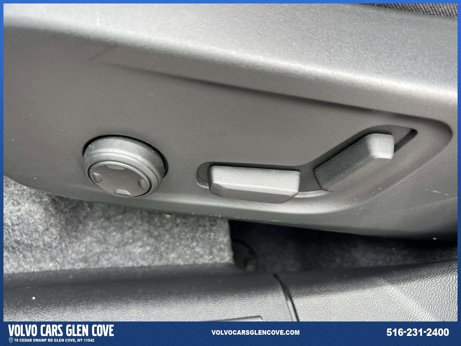 Certified 2025 Volvo XC40 B5 Ultra w/ Protection Package Premier image 18