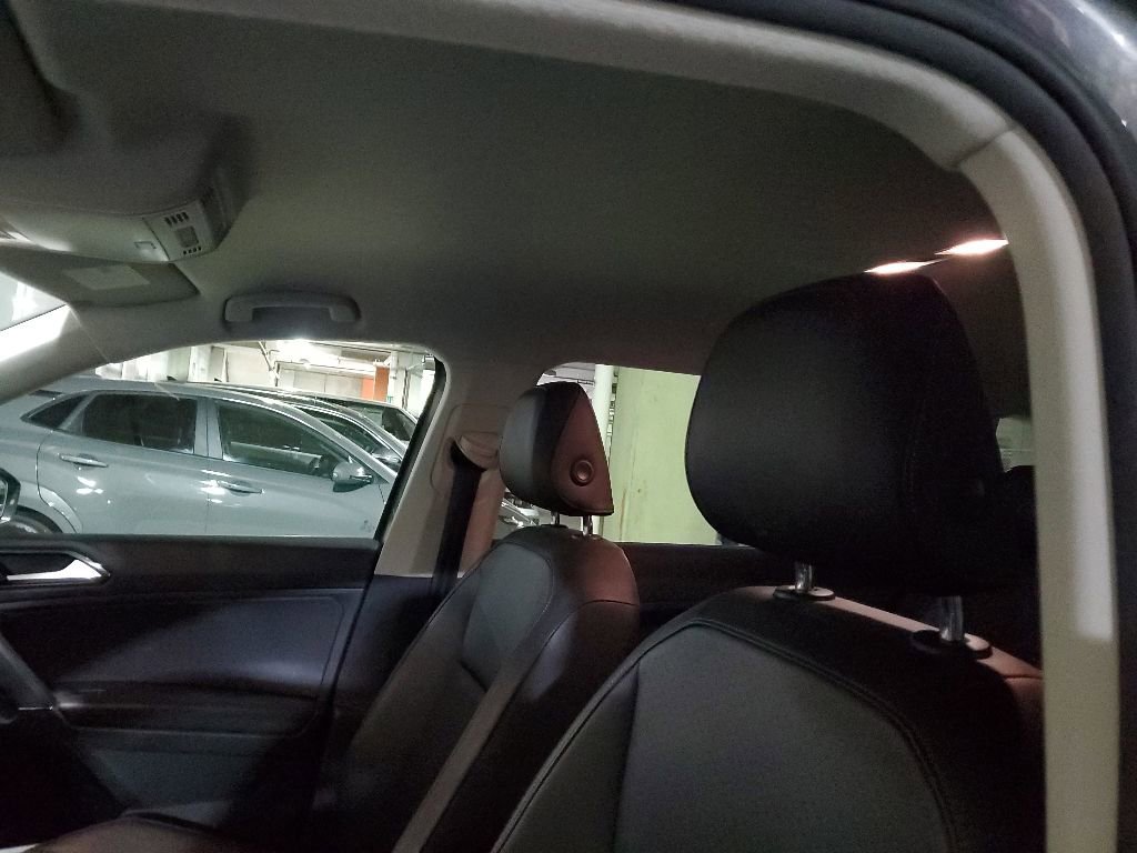 Used 2018 Volkswagen Tiguan SE AWD/4WD image 10
