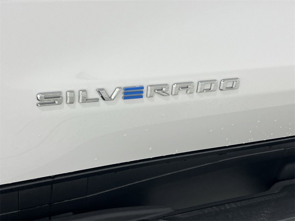 New 2025 Chevrolet Silverado EV LT image 29