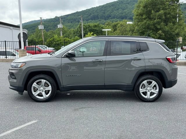 Used 2023 Jeep Compass Latitude AWD/4WD image 10