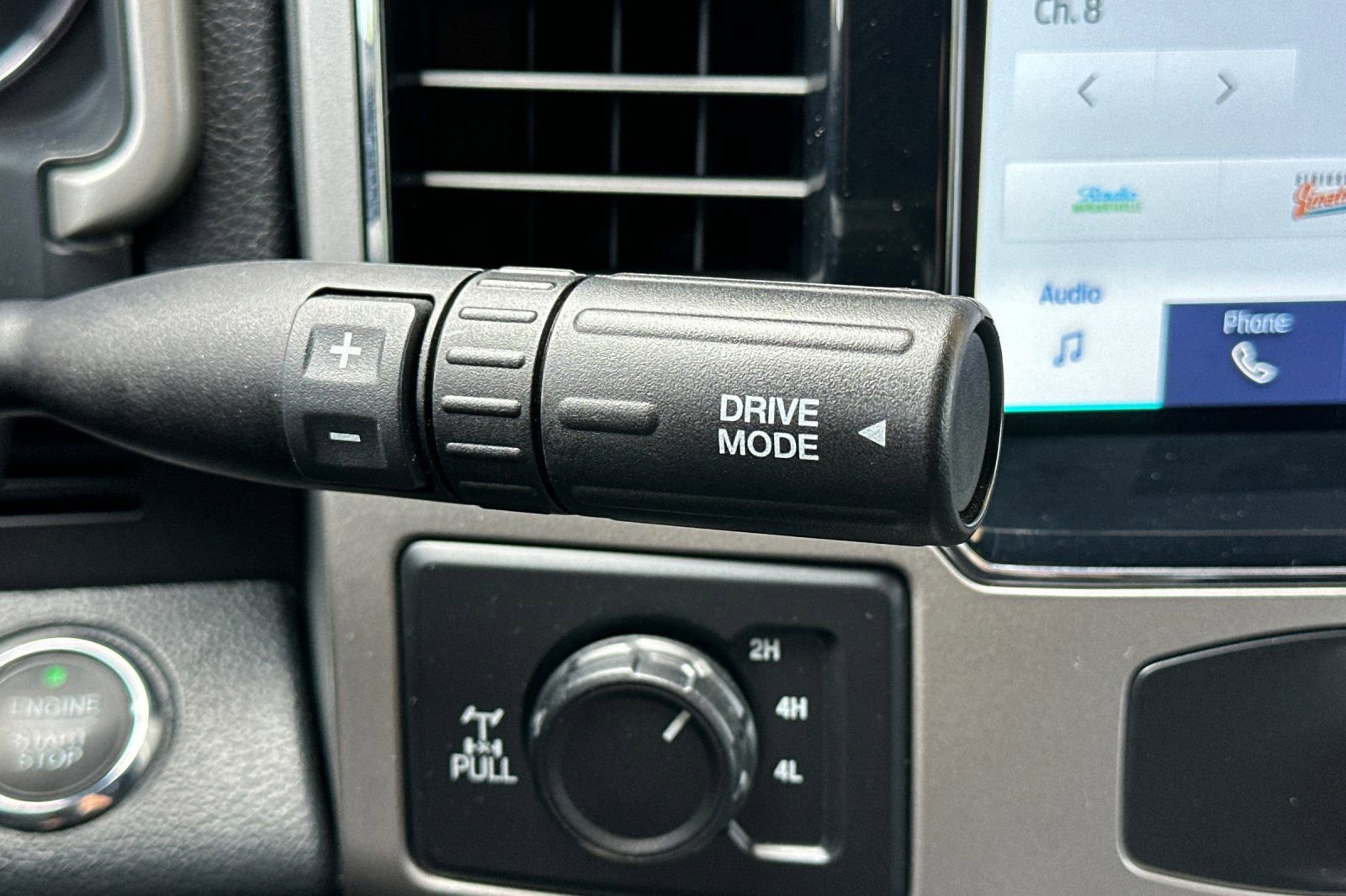 Used 2022 Ford F250 Lariat w/ Black Appearance Package AWD/4WD image 22