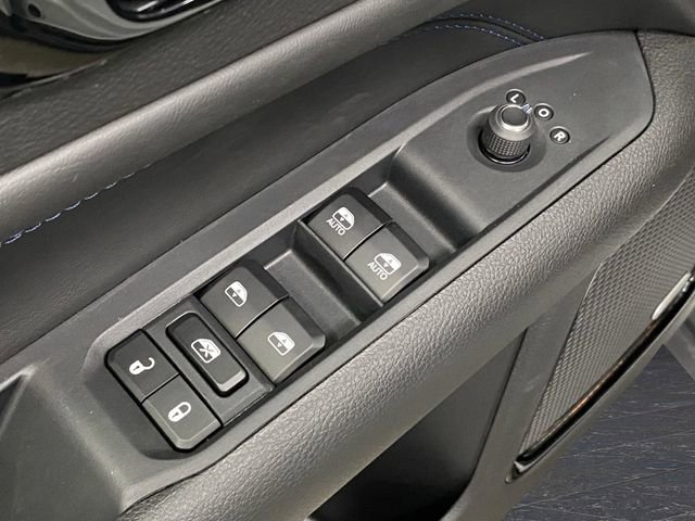 New 2025 Jeep Compass Latitude w/ Sun & Sound Group image 31