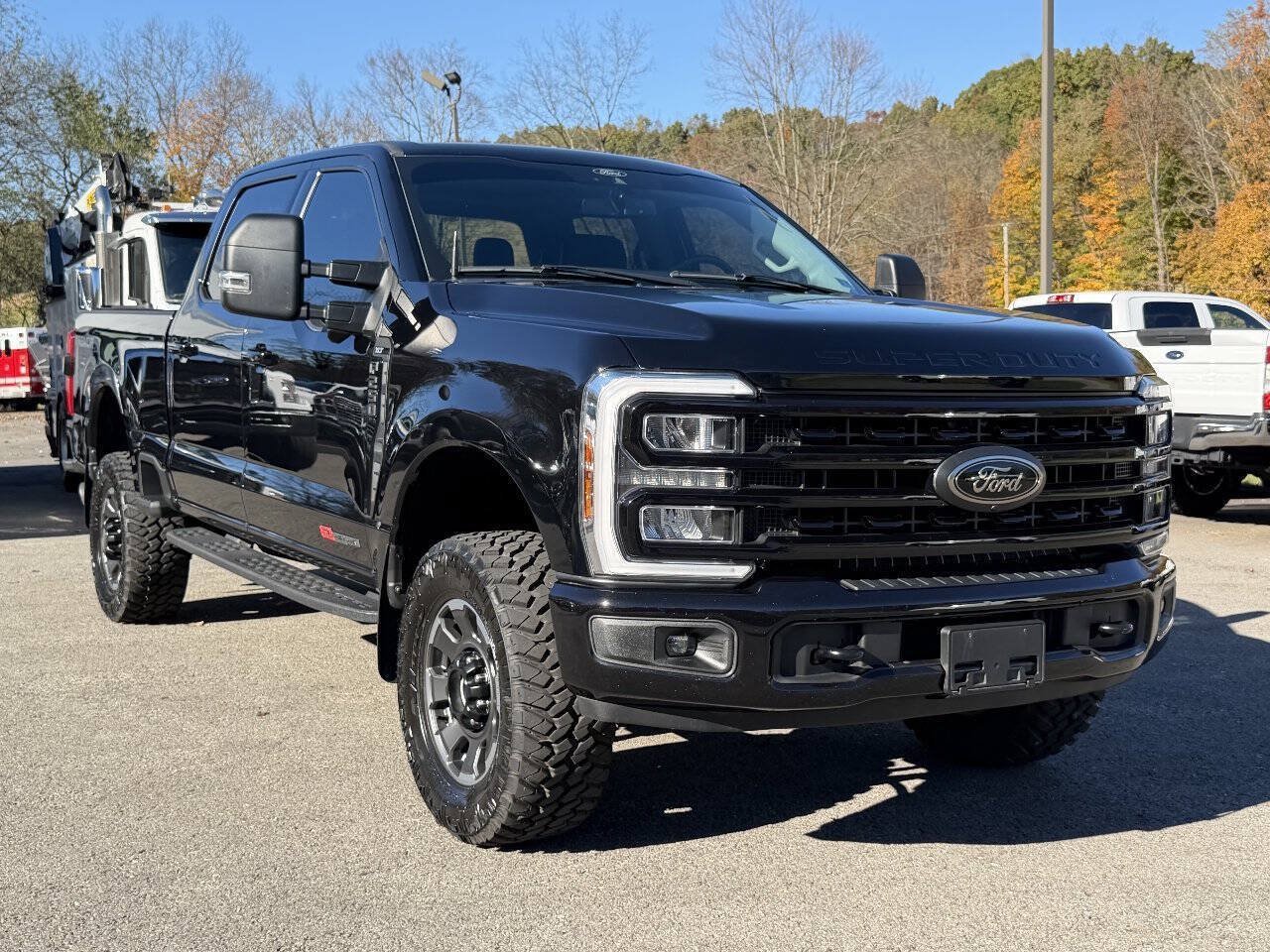 Used 2024 Ford F250 XLT w/ Black Appearance Package AWD/4WD image 6