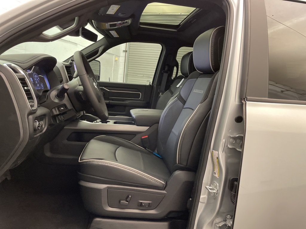 New 2026 RAM 2500 Laramie AWD/4WD image 21