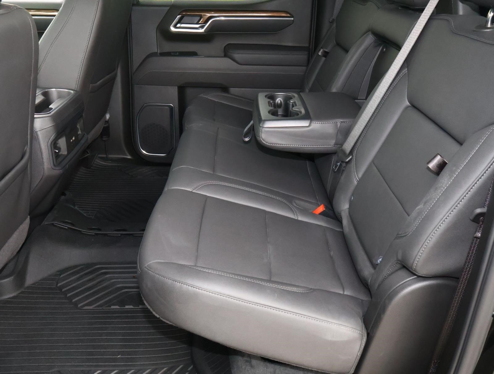 Used 2025 Chevrolet Silverado 1500 LT Trail Boss w/ Convenience Package II AWD/4WD image 22