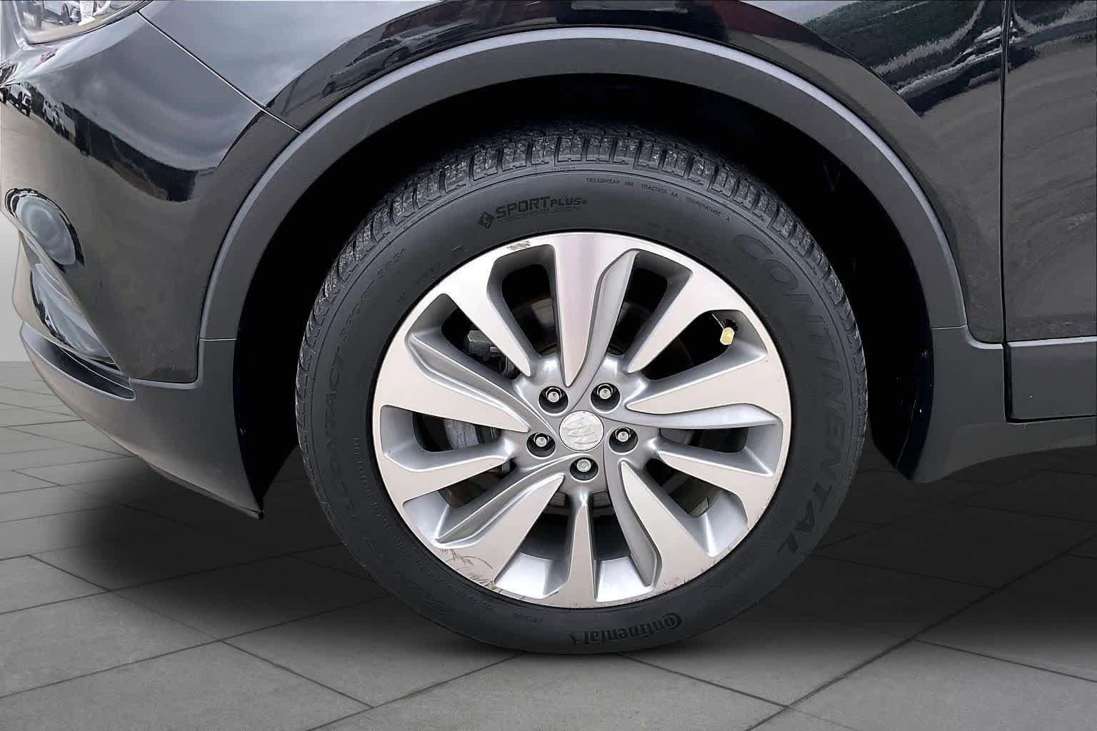 Used 2020 Buick Encore Preferred w/ Safety Package FWD image 11