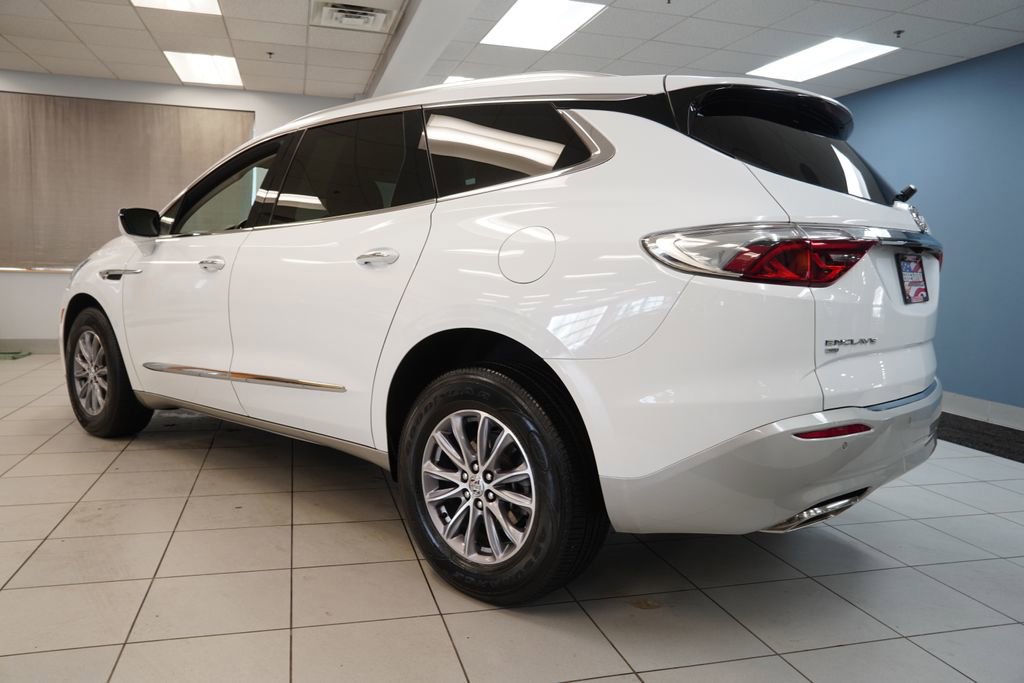 Used 2023 Buick Enclave Essence w/ LPO, Floor Liner Package image 18