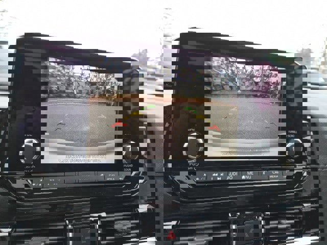 New 2025 Nissan Pathfinder SV w/ SV Premium Package image 30