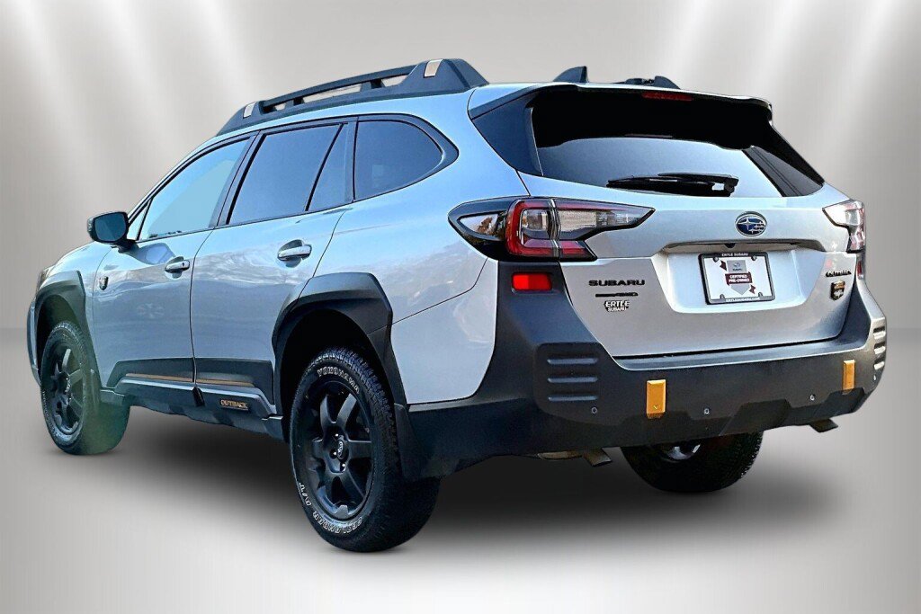 Certified 2025 Subaru Outback Wilderness AWD/4WD image 4