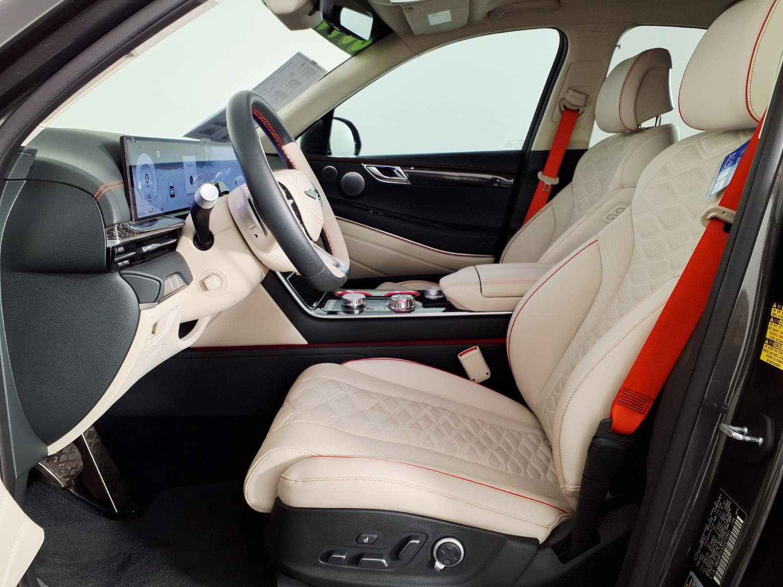 Certified 2025 Genesis GV80 3.5T e-SC AWD/4WD image 17