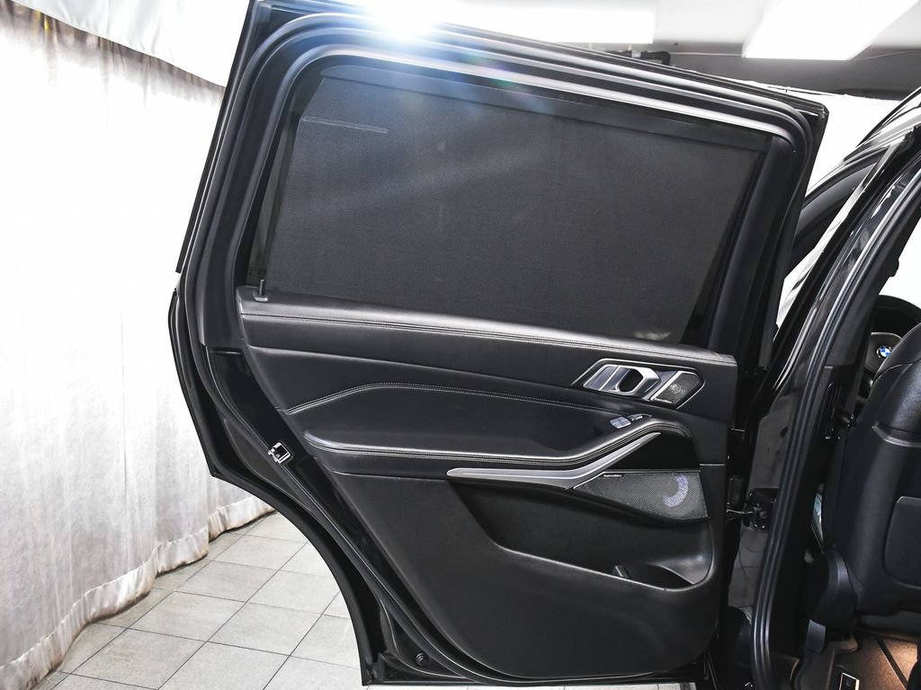Used 2021 BMW X7 M50i w/ Dynamic Handling Package AWD/4WD image 13