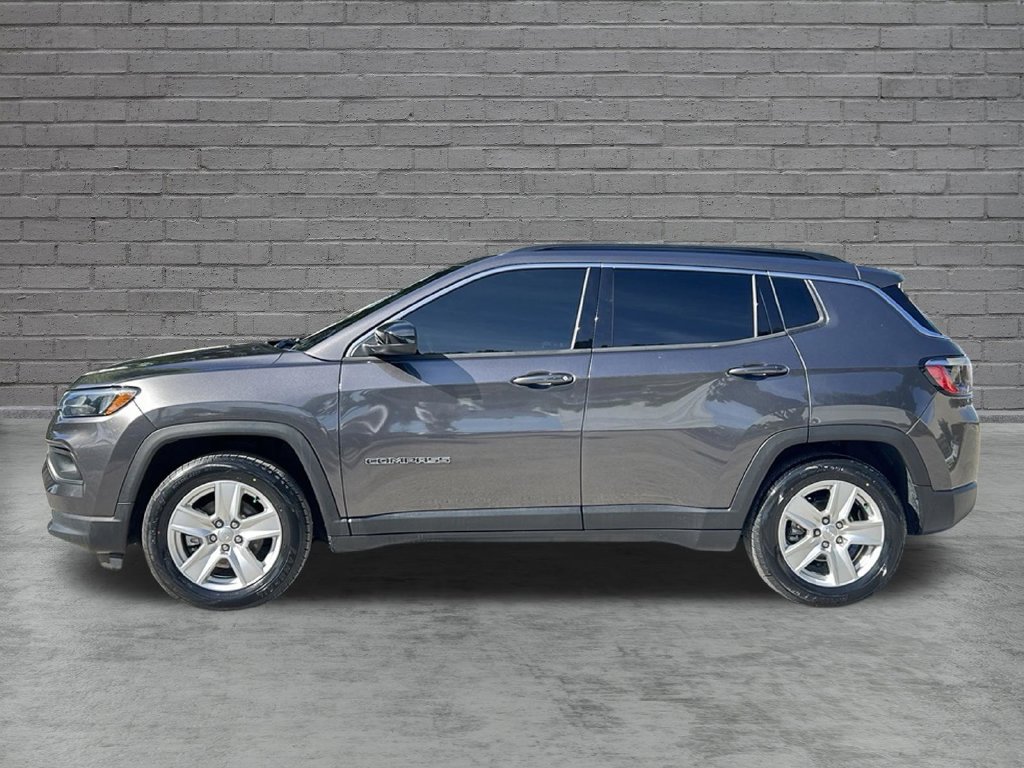 Used 2022 Jeep Compass Latitude FWD image 9