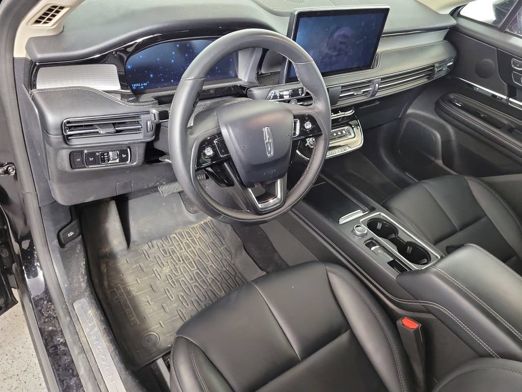 Used 2023 Lincoln Corsair AWD image 11