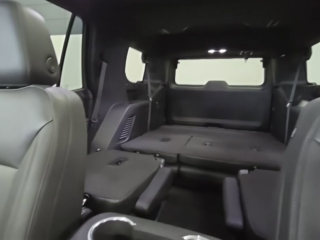 Used 2022 Chevrolet Tahoe Z71 w/ Luxury Package image 18