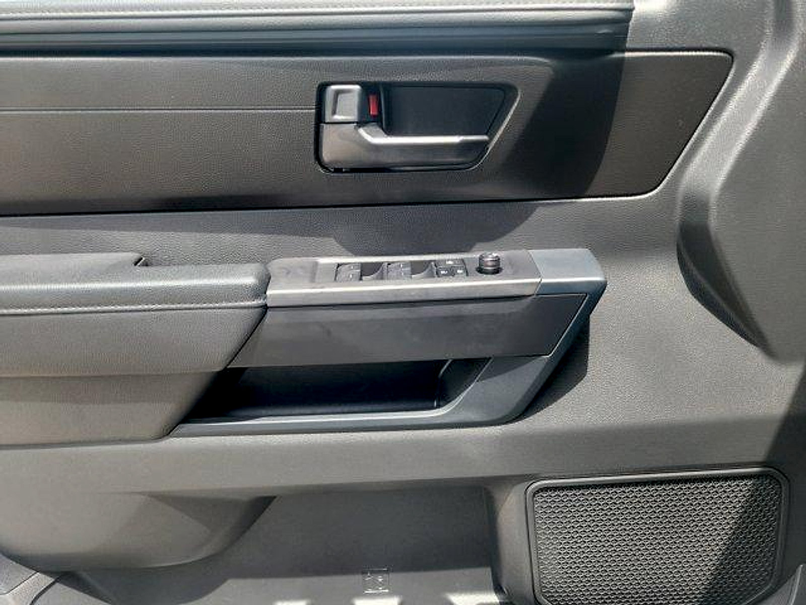 Used 2025 Toyota Tundra SR AWD/4WD image 19